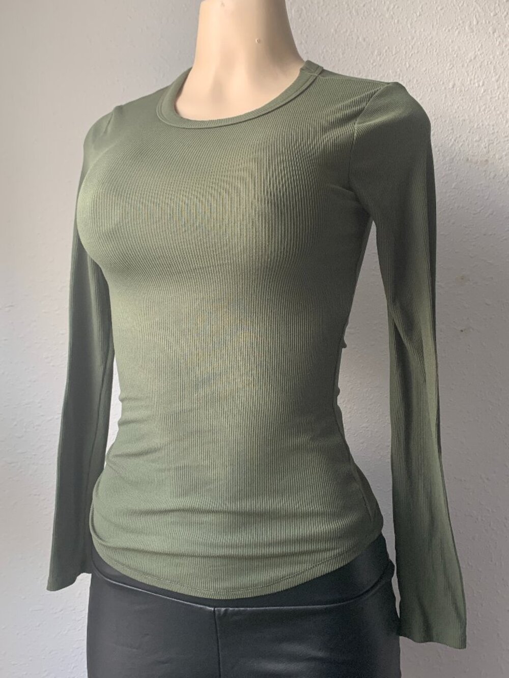 No Boundaries Ribbed Long Sleeve Shirt Womens XS Olive Green Crewneck Stretch